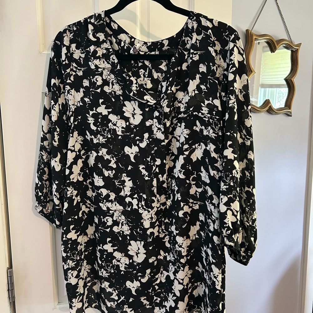 Black & White Floral Women’s Blouse